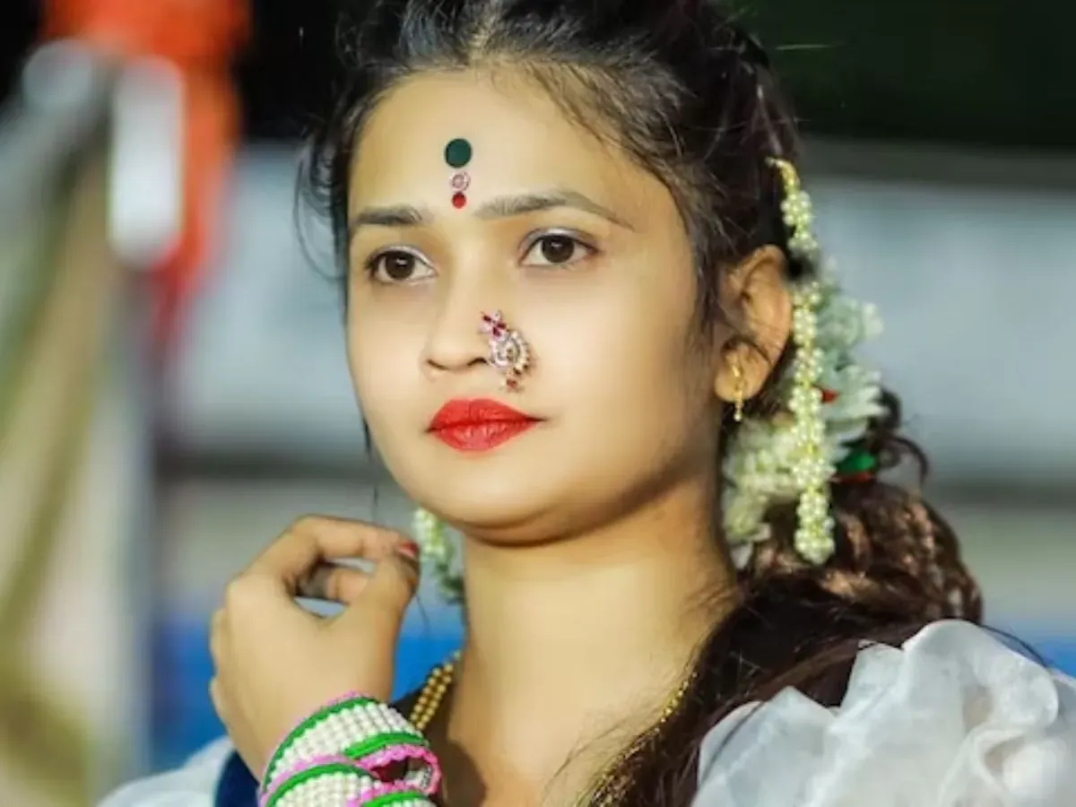 Official accounts and fake profiles - gautami patil age