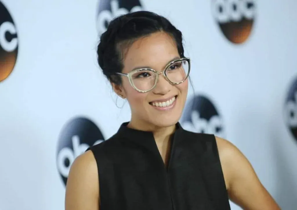 Nikki Hakuta: Age, Parents, Sister, Family and Life as Ali Wong's Daughter - Figure Height