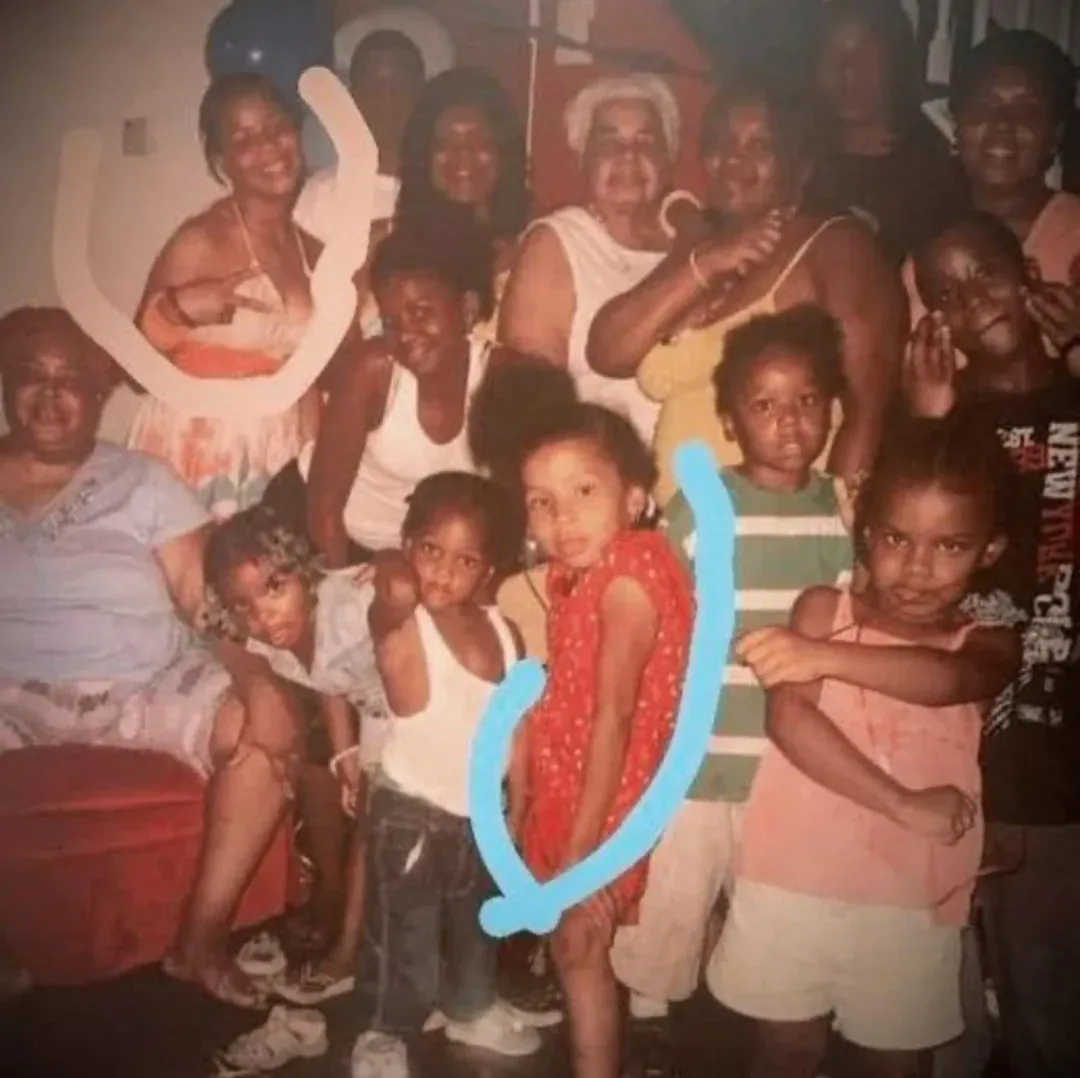 Family Dynamics and the Malone Siblings - tesehki age