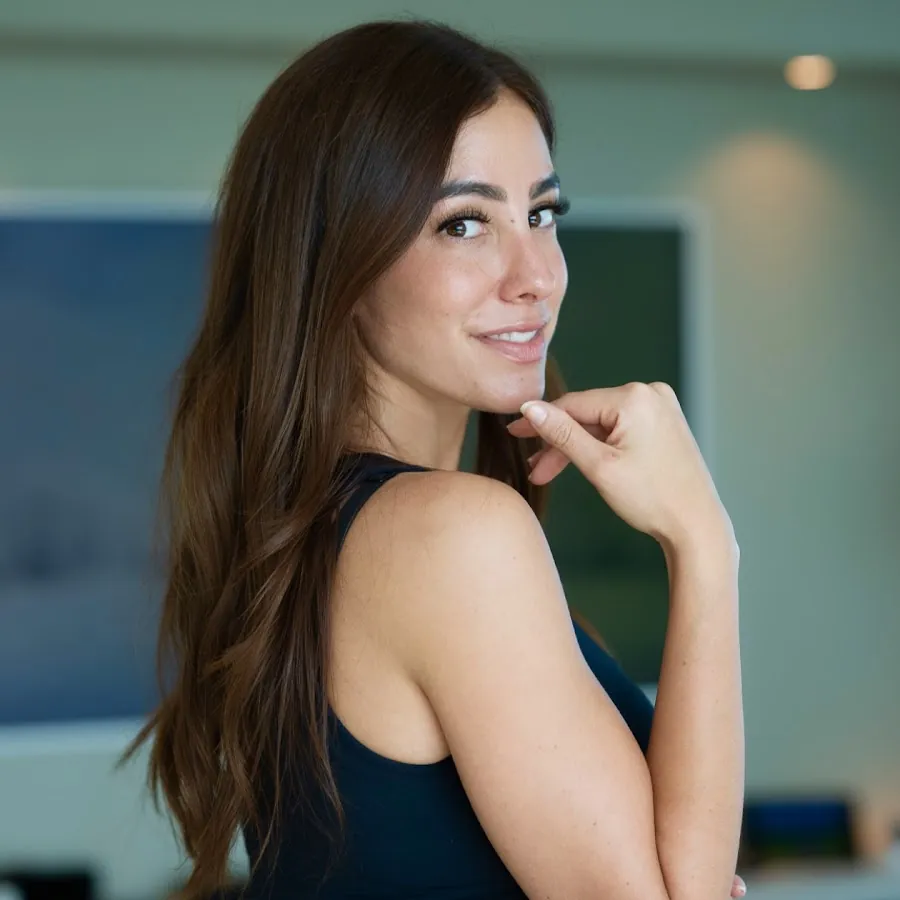 Why career changes matter in comedy - Meet Arynne Wexler: Age, Birthday and Career Story