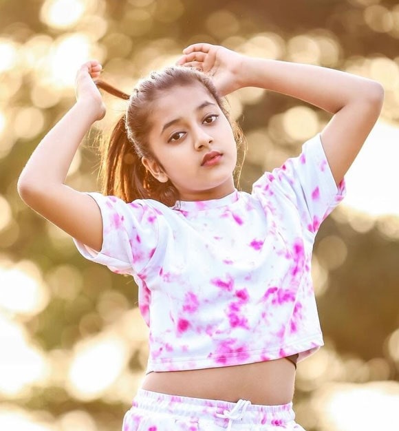 Rashi Shinde’s videos, dance and creative skills - rashi shinde age